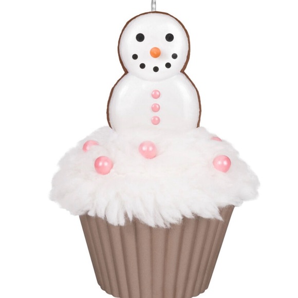 NWT Hallmark Christmas Cupcake Merry Macarons Ornament 2025 - Picture 2 of 11